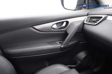 Nissan Qashqai Tekna Manual Petrol SUV - Stock Number (1668329) - 11th supplementary image