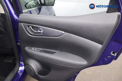 Nissan Qashqai Tekna Manual Petrol SUV - Stock Number (1668329) - 20th supplementary image