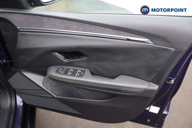 Renault Megane E-Tech Iconic Automatic Electric Hatchback - Stock Number (1688247) - 18th supplementary image