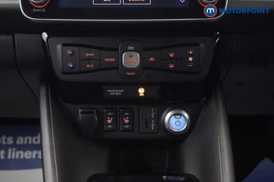 Nissan Leaf N-Connecta Automatic Electric Hatchback - Stock Number (1686551) - 4th supplementary image