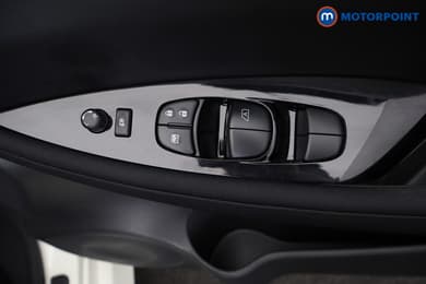 Nissan Leaf N-Connecta Automatic Electric Hatchback - Stock Number (1686551) - 20th supplementary image