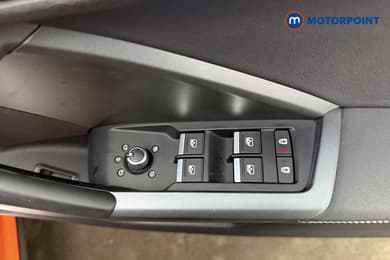 Audi Q3 Black Edition Manual Petrol SUV - Stock Number (1688066) - 32nd supplementary image