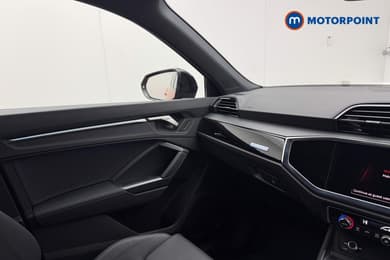 Audi Q3 Black Edition Manual Petrol SUV - Stock Number (1688066) - 42nd supplementary image
