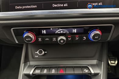 Audi Q3 Black Edition Manual Petrol SUV - Stock Number (1688066) - 44th supplementary image