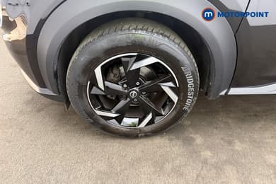 Nissan Juke N-Connecta Manual Petrol SUV - Stock Number (1688241) - 2nd supplementary image