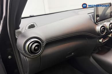 Nissan Juke N-Connecta Manual Petrol SUV - Stock Number (1688241) - 4th supplementary image