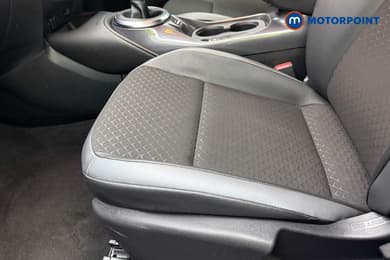 Nissan Juke N-Connecta Manual Petrol SUV - Stock Number (1688241) - 6th supplementary image