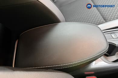Nissan Juke N-Connecta Manual Petrol SUV - Stock Number (1688241) - 33rd supplementary image