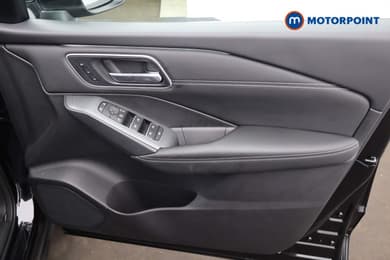 Nissan Qashqai Tekna Manual Petrol SUV - Stock Number (1684840) - 19th supplementary image