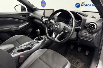 Nissan Juke N-Connecta Manual Petrol SUV - Stock Number (1688235) - 7th supplementary image