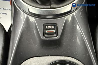Nissan Juke N-Connecta Manual Petrol SUV - Stock Number (1688235) - 16th supplementary image