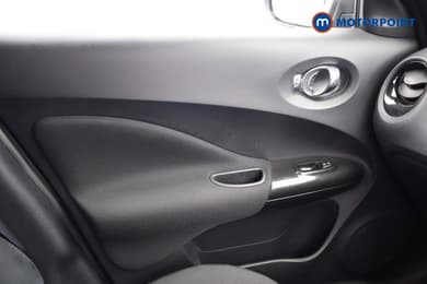 Nissan Juke N-Connecta Automatic Petrol SUV - Stock Number (1651107) - 16th supplementary image