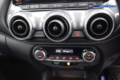 Nissan Juke N-Connecta Manual Petrol SUV - Stock Number (1685650) - 9th supplementary image