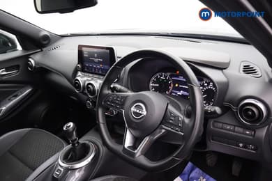 Nissan Juke N-Connecta Manual Petrol SUV - Stock Number (1685650) - 15th supplementary image