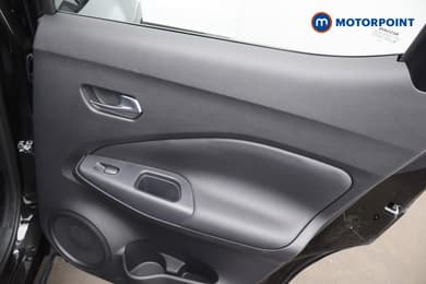 Nissan Juke N-Connecta Manual Petrol SUV - Stock Number (1685650) - 21st supplementary image