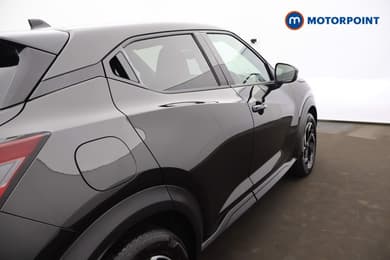 Nissan Juke N-Connecta Manual Petrol SUV - Stock Number (1685650) - 26th supplementary image