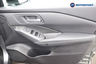 Nissan Qashqai N-Connecta Manual Petrol SUV - Stock Number (1683539) - 14th supplementary image