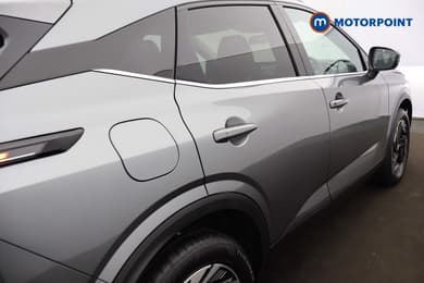 Nissan Qashqai N-Connecta Manual Petrol SUV - Stock Number (1683539) - 26th supplementary image