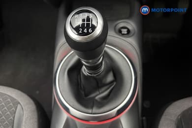 Nissan Juke N-Connecta Manual Petrol SUV - Stock Number (1686592) - 7th supplementary image
