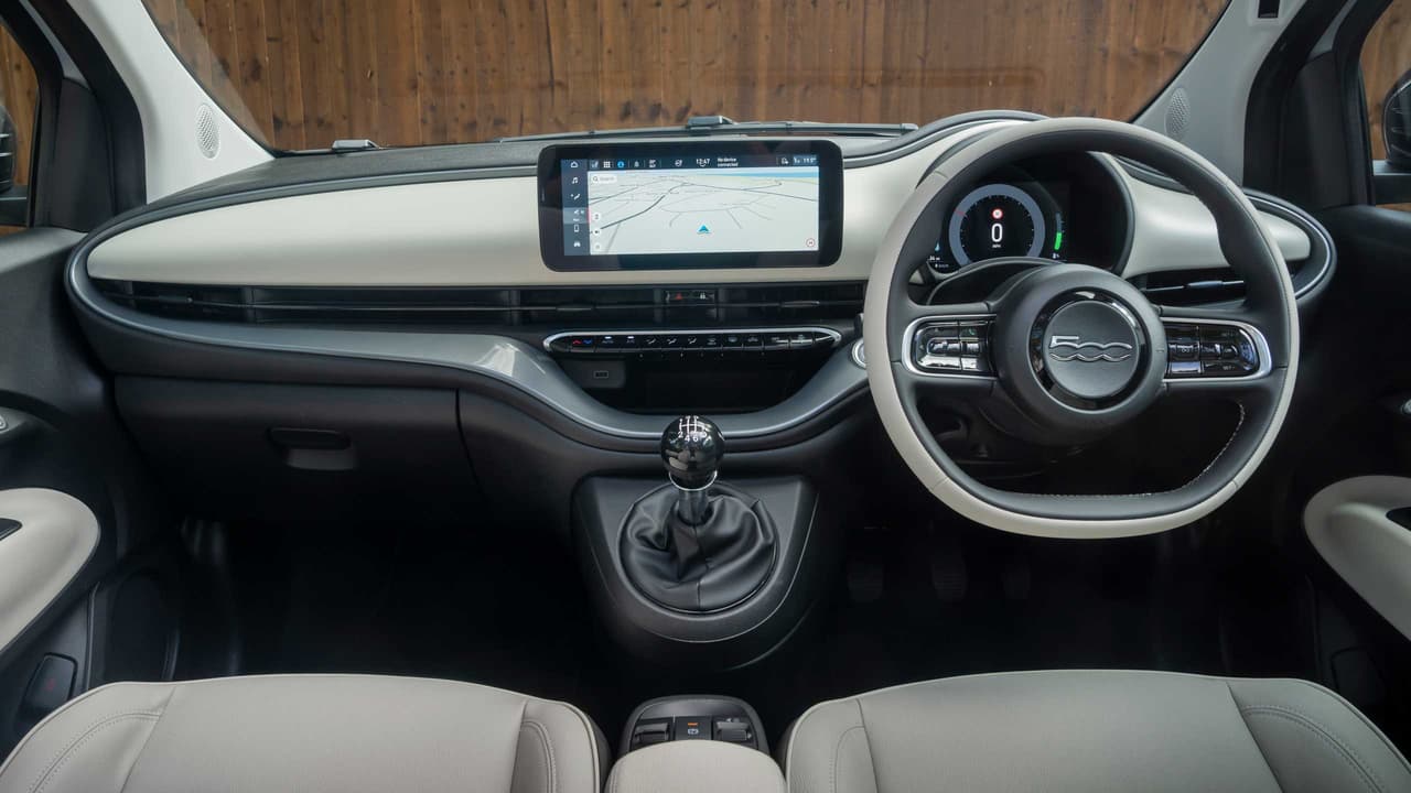 Fiat 500 Hybrid interior