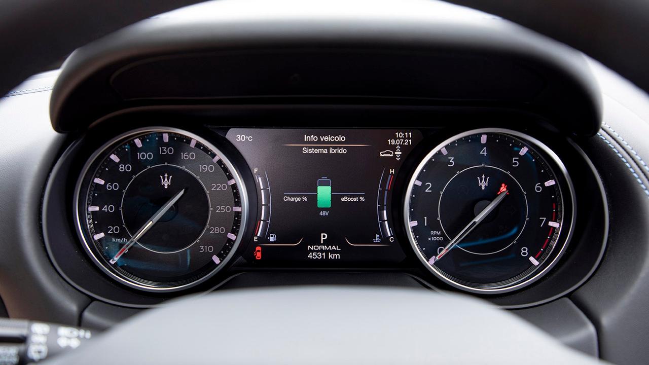 Maserati Levante GT Hybrid review driver's dials