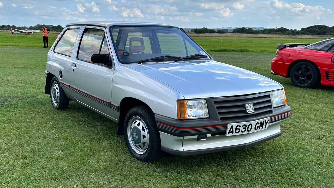 Vauxhall Nova in silver