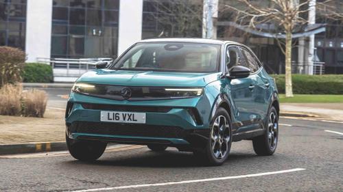 Vauxhall Mokka driving around corner