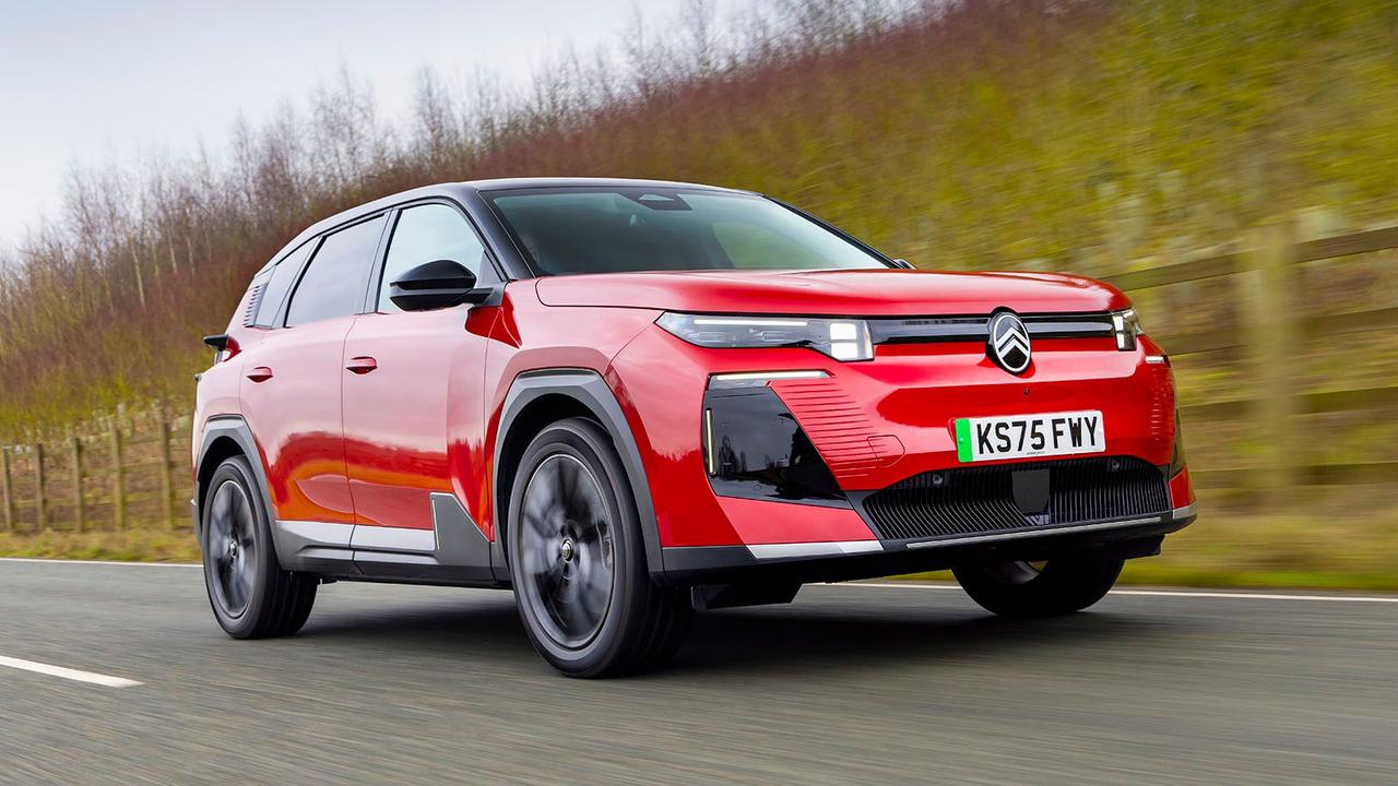 Citroen C5 Aircross in red