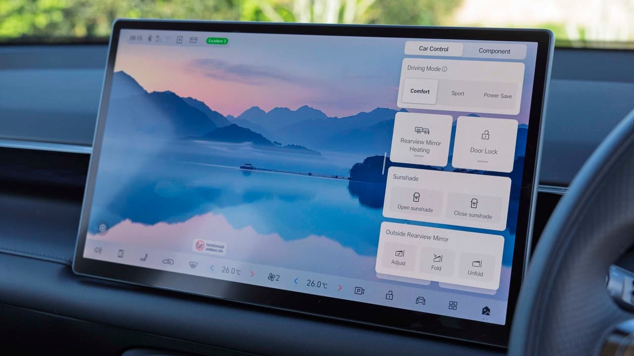Aion V touchscreen