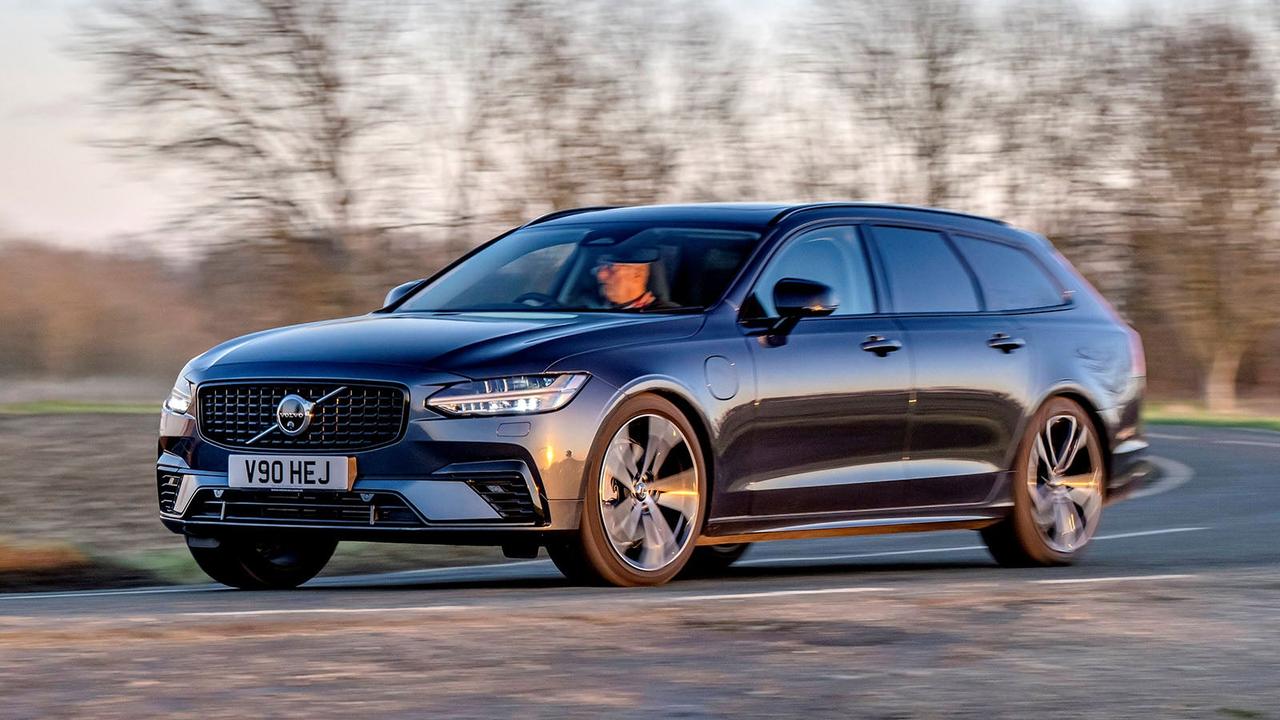 Volvo V90 T8 in blue