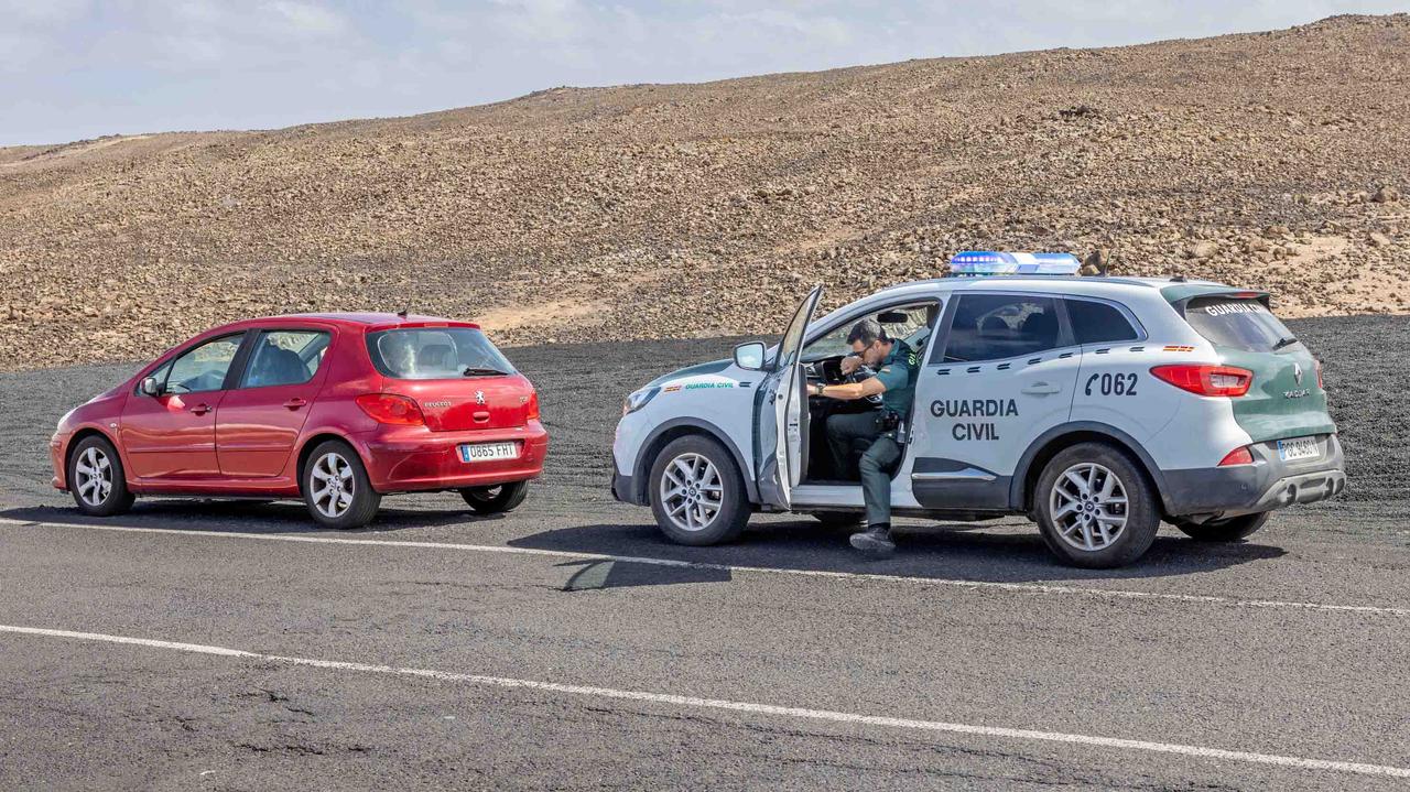A car being pulled over by Spanish police