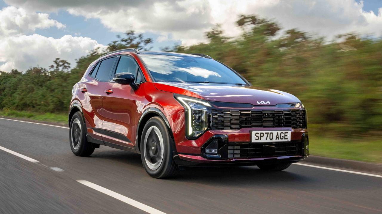 Kia Sportage driving