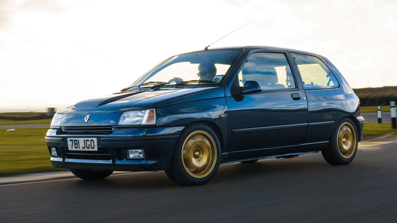 Renault Clio Williams driving