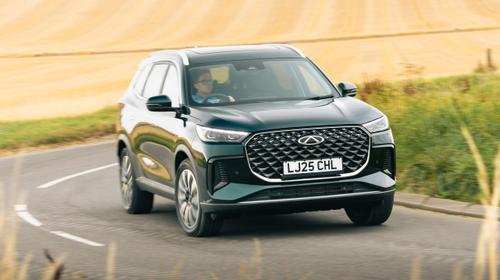 Chery Tiggo 8 driving