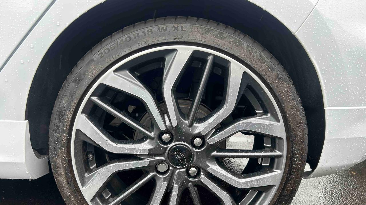 Ford Fiesta wheel and tyre