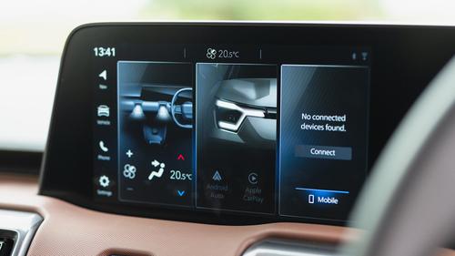 Suzuki e Vitara review infotainment system
