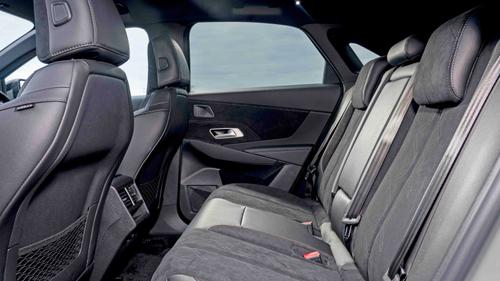 DS 7 rear seats