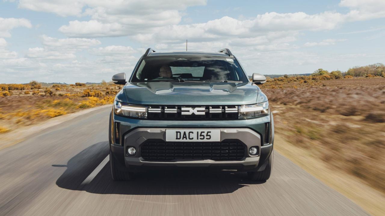 Dacia Duster in green, front