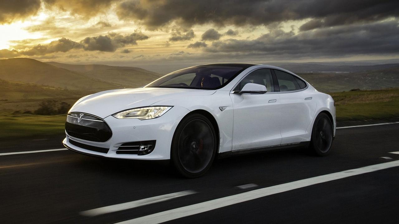 Pre-facelift Tesla Model S in white