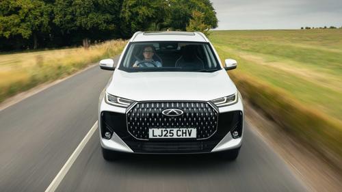 Chery Tiggo 7 driving front end view