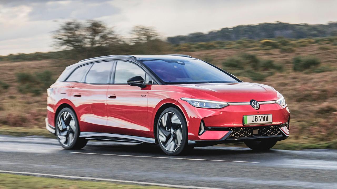 Volkswagen ID.7 GTX Tourer in red