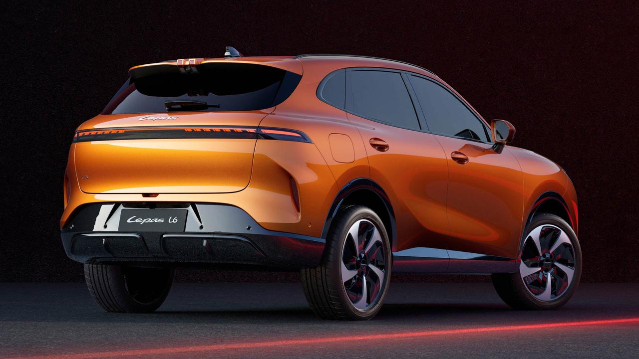 Lepas L6 rear three-quarter