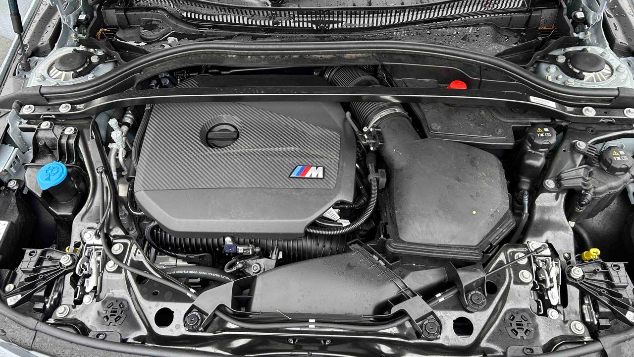 BMW 1 Series engine bay