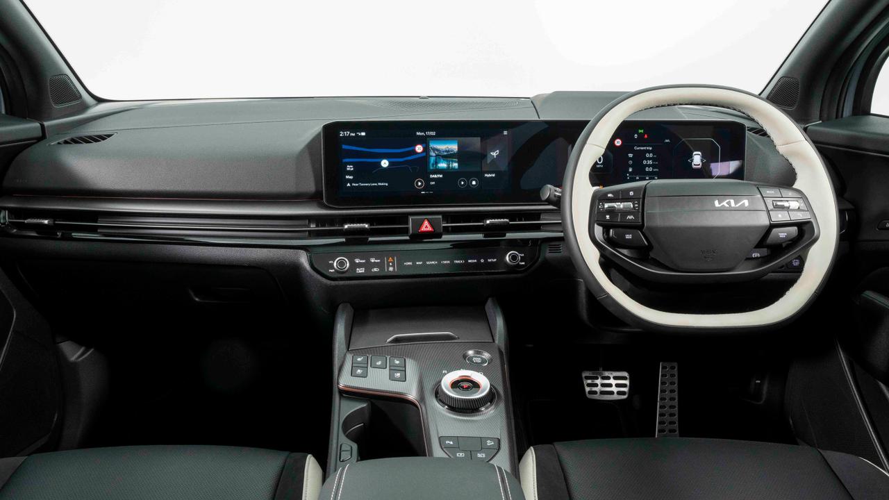 2025 Kia Sportage interior