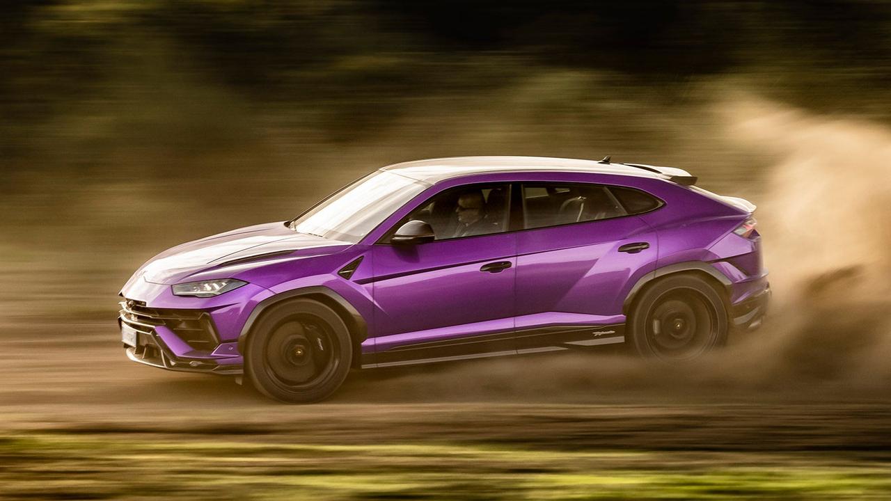 Lamborghini Urus in purple