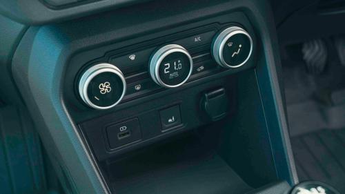 Dacia Jogger climate controls