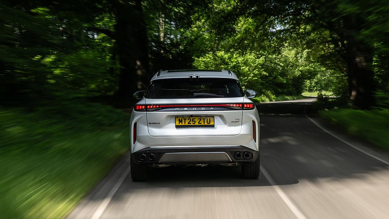 Omoda 9 in white, rear shot