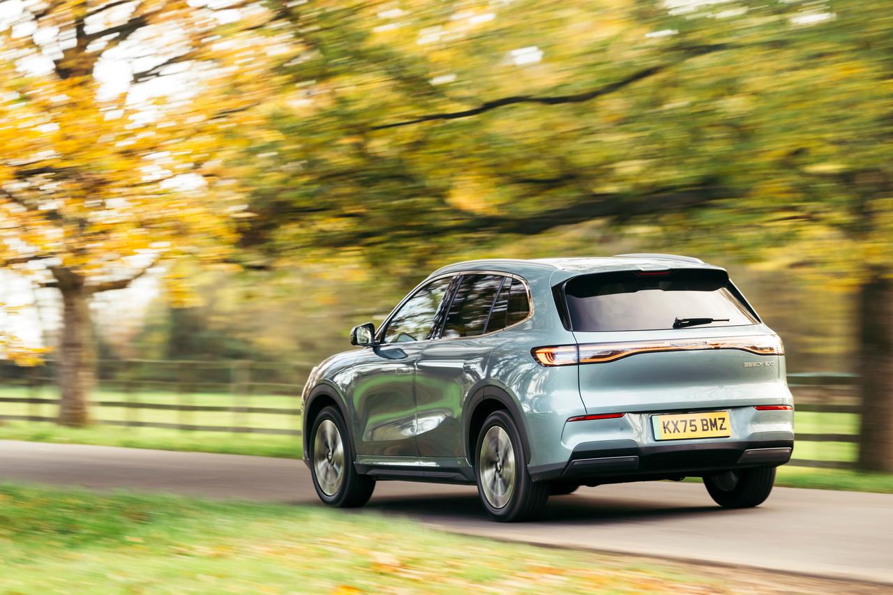 Geely EX5 rear driving