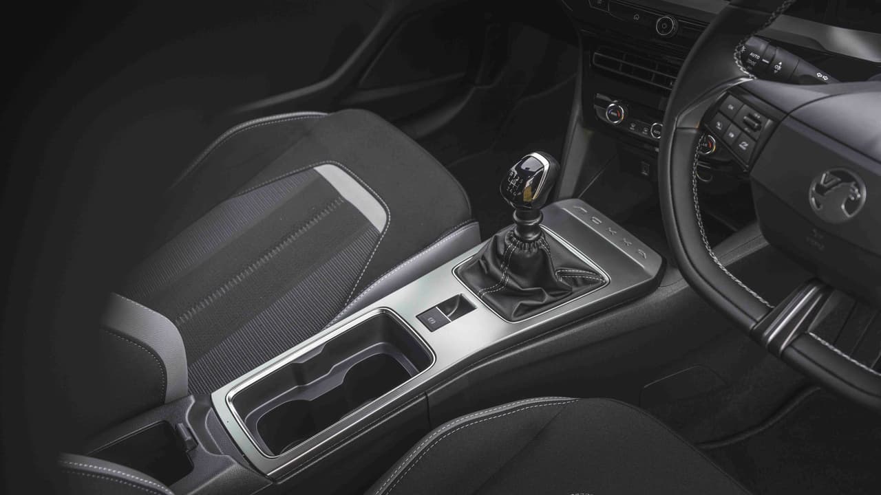 Vauxhall Mokka centre console