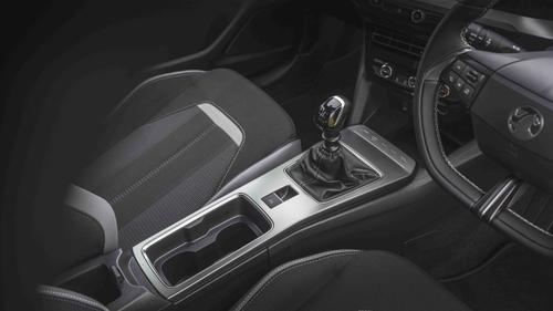 Vauxhall Mokka centre console
